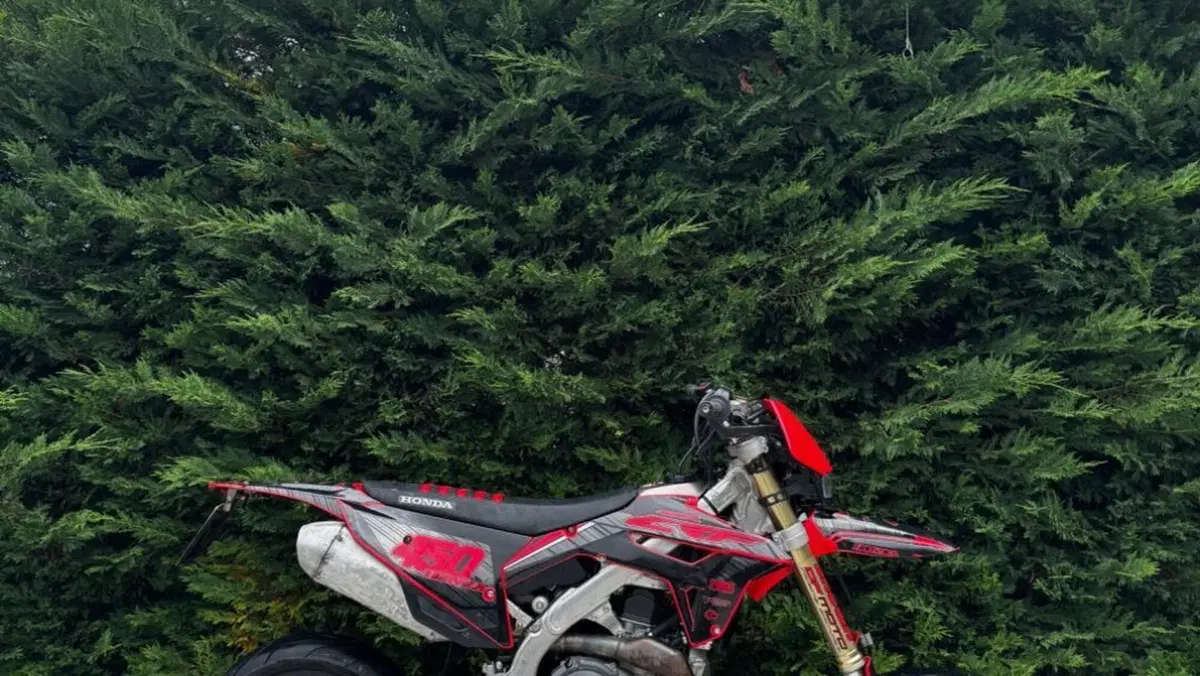 Honda CRF 450R (2022)  (2)