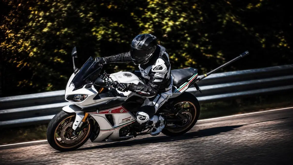 Yamaha FZ8 (2013 - 16)  (4)