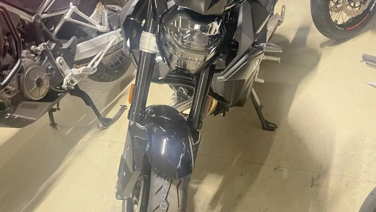 Bmw F 900 R (2025 - 27)  (2)