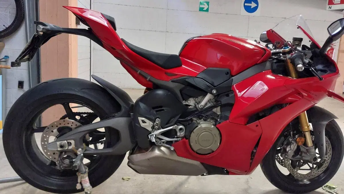 Ducati Panigale V4 S (2025 - 26)  (3)