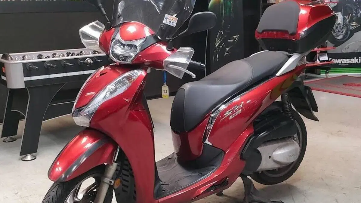Honda SH 300 i ABS (2016 - 20)  (2)