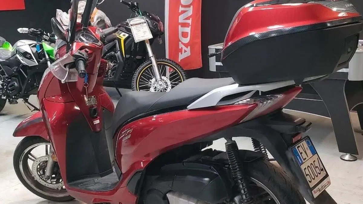 Honda SH 300 i ABS (2016 - 20)  (3)