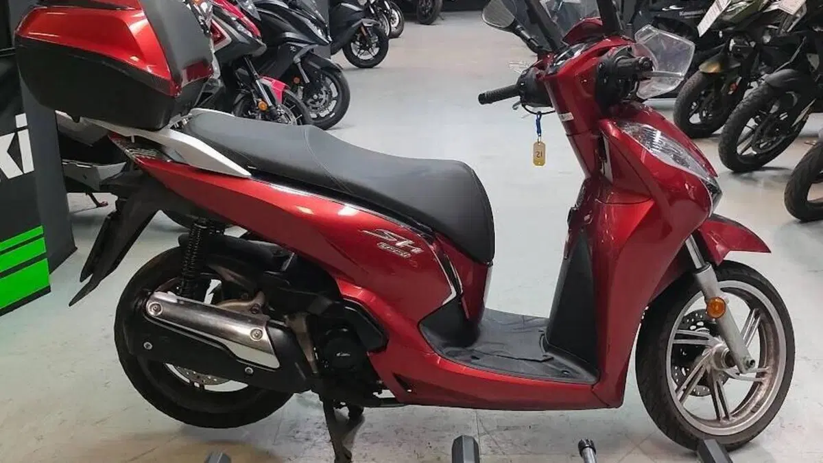 Honda SH 300 i ABS (2016 - 20)  (6)