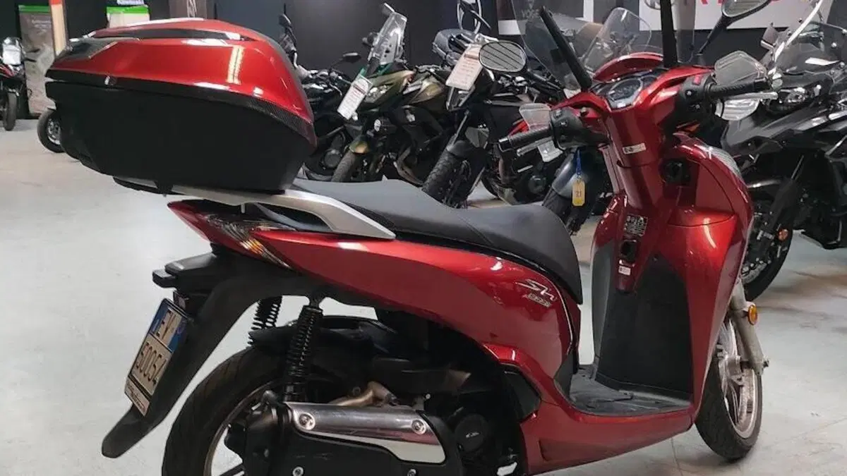 Honda SH 300 i ABS (2016 - 20)  (7)