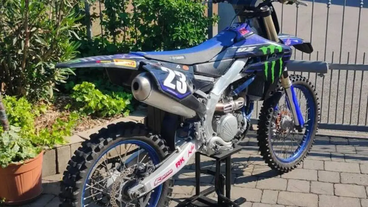 Yamaha YZ 250 F Monster Energy (2022)  (2)