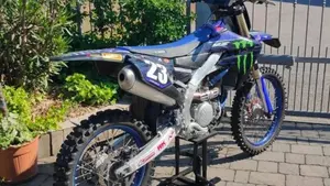 Yamaha YZ 250 F Monster Energy (2022)  (2)