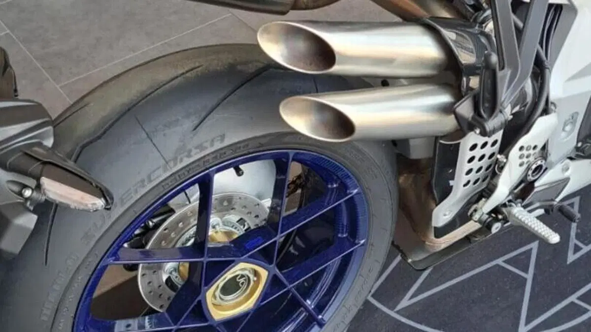 MV Agusta Brutale 1000 RR Assen (2023 - 26)  (4)