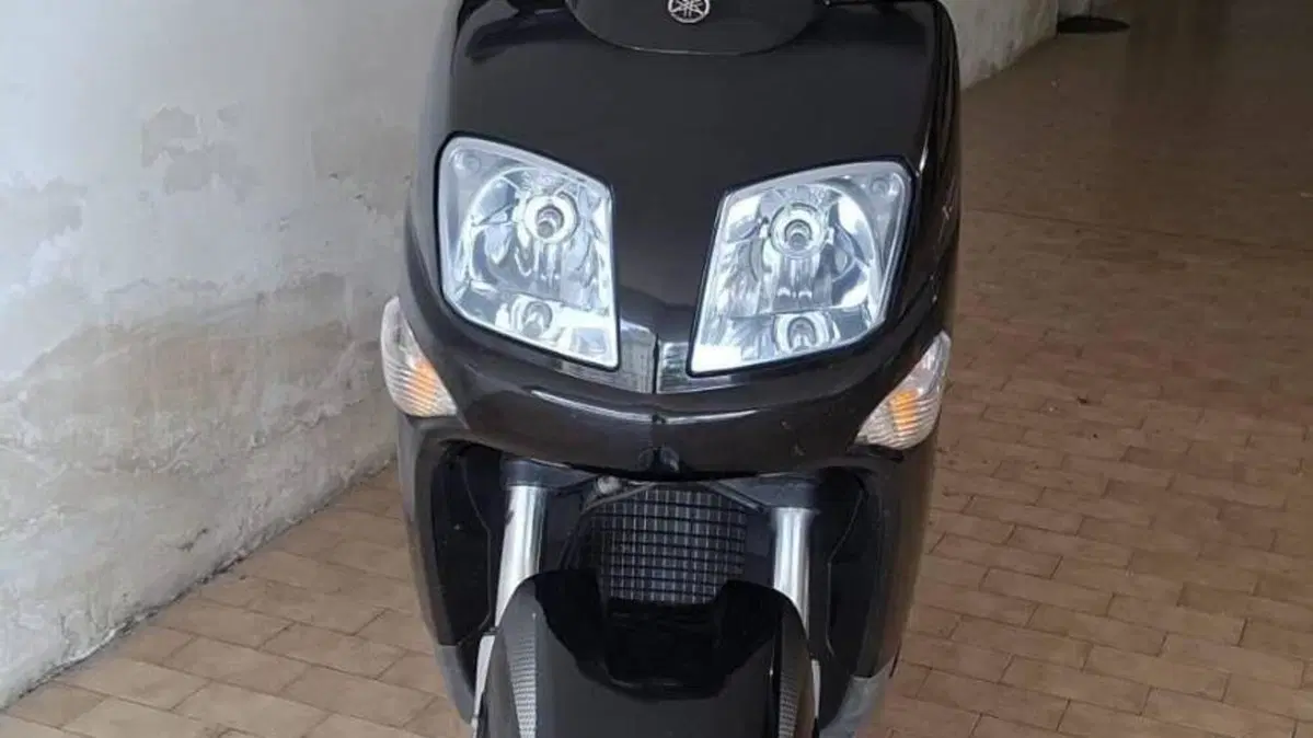 Yamaha XC 300 Versity  (6)