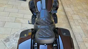 Harley-Davidson 117 Street Glide (2018 - 20) - FLHXSE  (7)