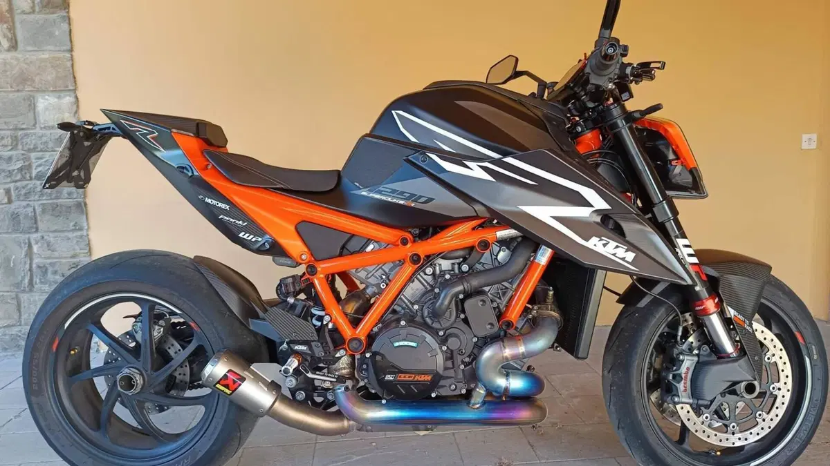 KTM 1290 Super Duke RR (2023) 