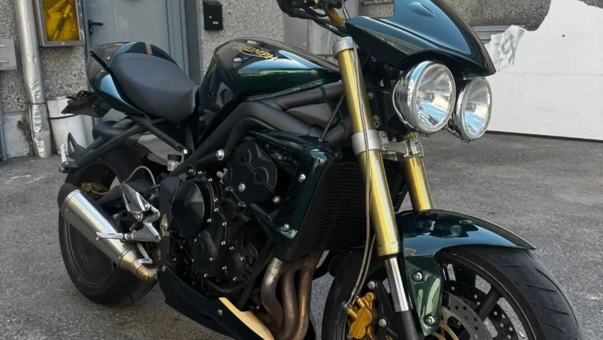 Triumph Street Triple (2007 - 12)  (3)