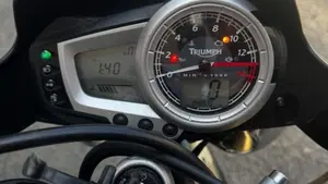 Triumph Street Triple (2007 - 12)  (7)