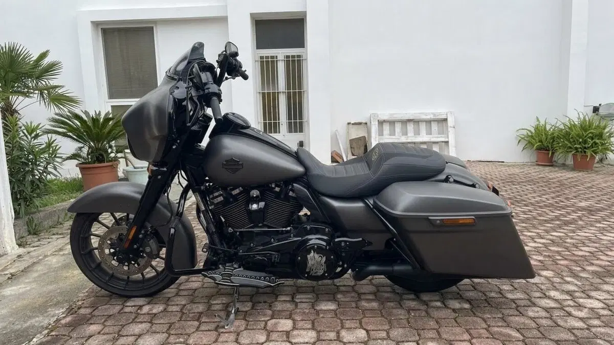 Harley-Davidson 114 Street Glide Special (2019 - 20) - FLHXS  (5)
