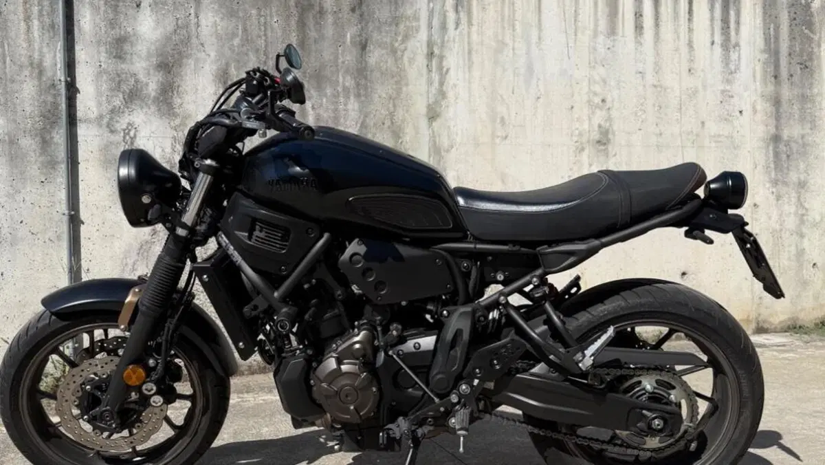 Yamaha XSR 700 ABS (2016 - 20)  (2)
