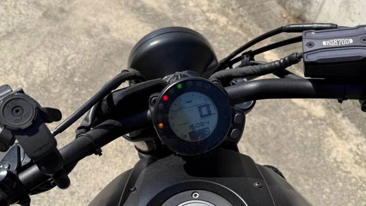 Yamaha XSR 700 ABS (2016 - 20)  (4)
