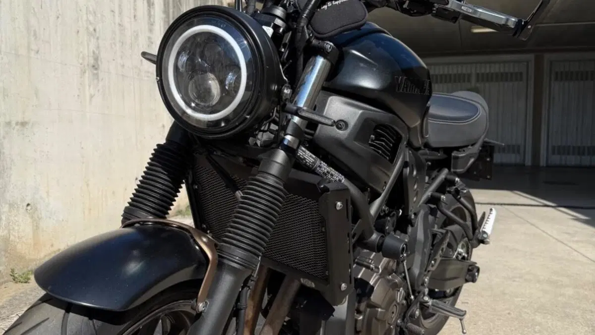 Yamaha XSR 700 ABS (2016 - 20)  (5)