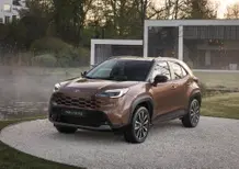 Toyota Yaris Cross 2027: si rinnova il B-SUV ibrido più venduto d'Europa [VIDEO]