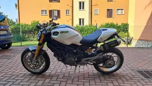 Ducati Monster 1100 S (2009 - 10)  (4)