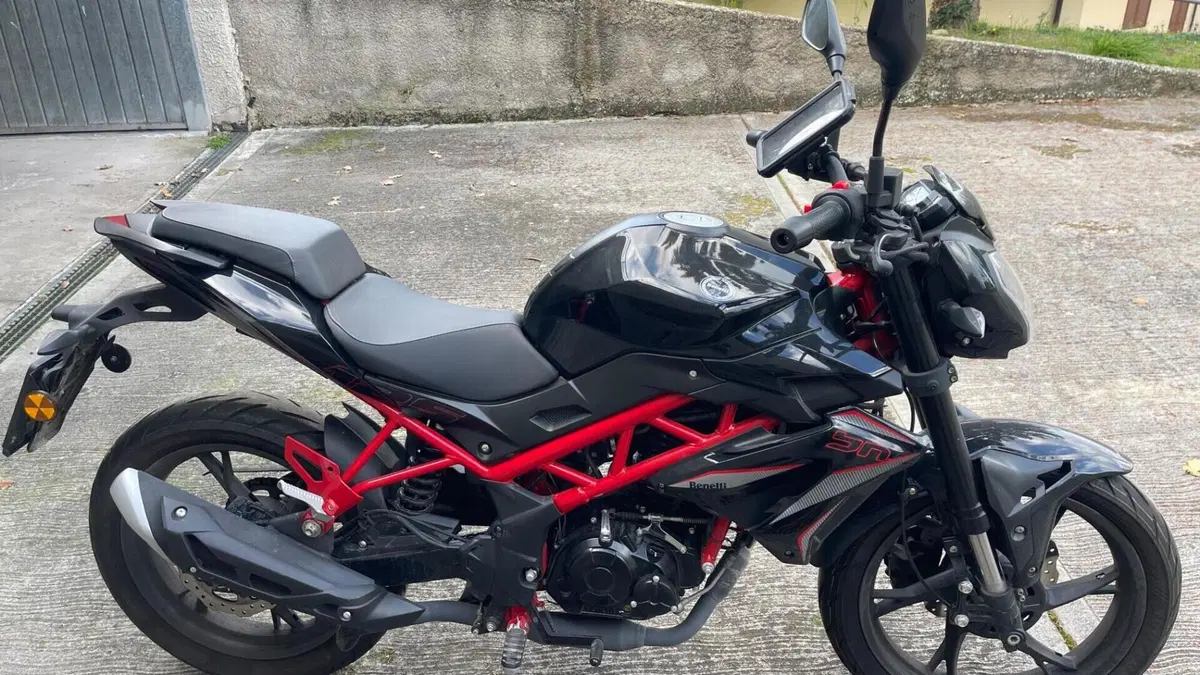 Benelli BN 125 (2021 - 25)  (2)