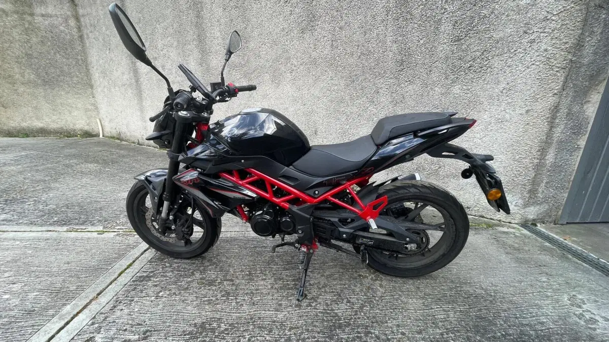 Benelli BN 125 (2021 - 25)  (4)