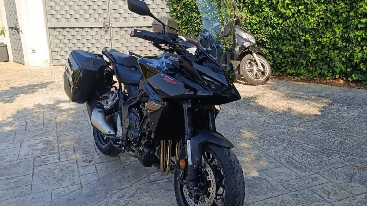 Honda CB 1000 GT (2026)  (3)