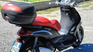 Piaggio Beverly 250 i.e. (2004 - 06)  (3)