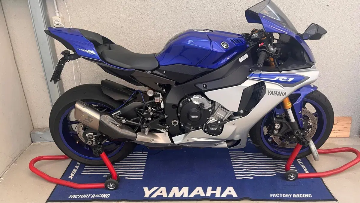 Yamaha YZF R1 (2015 - 16) 
