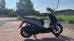 Piaggio Medley 150 S ABS (2021 - 25)  (4)