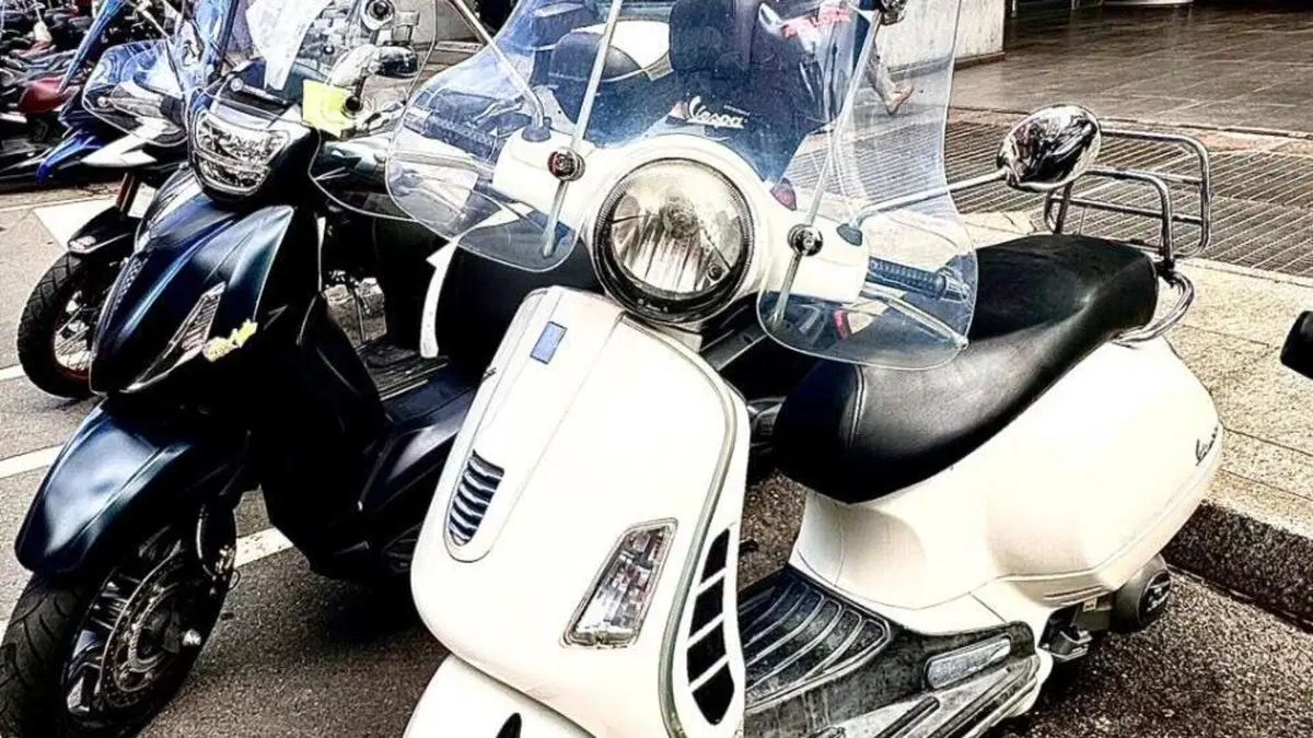 Vespa GTS 300 (2010 - 14)  (2)