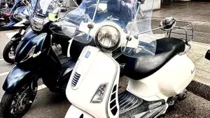 Vespa GTS 300 (2010 - 14)  (2)