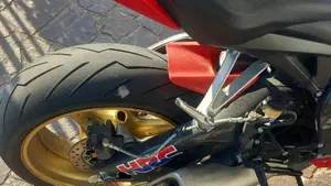 Honda CBR 1000 RR Fireblade (2008 - 11)  (2)