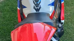 Honda CBR 1000 RR Fireblade (2008 - 11)  (4)