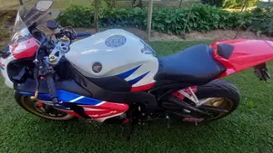 Honda CBR 1000 RR Fireblade (2008 - 11)  (7)