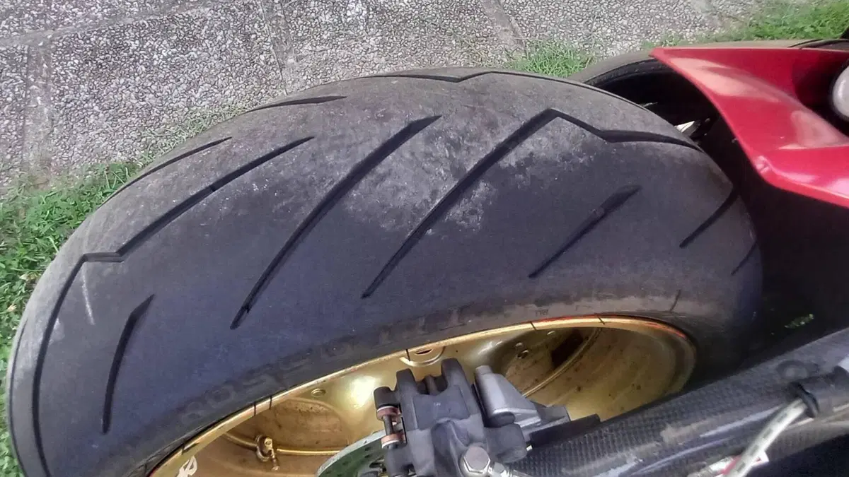 Honda CBR 1000 RR Fireblade (2008 - 11)  (9)