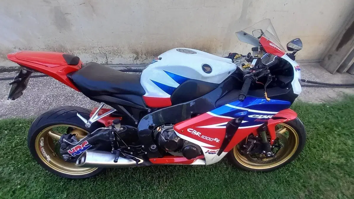 Honda CBR 1000 RR Fireblade (2008 - 11)  (10)