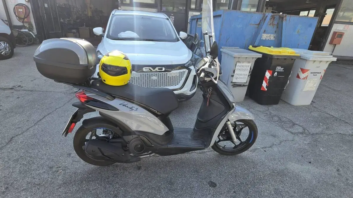 Piaggio Liberty 150 S (2025 - 26)  (2)