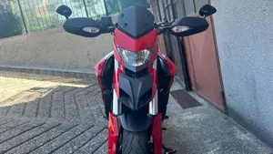 Ducati Hypermotard 821 (2013 - 15)  (7)