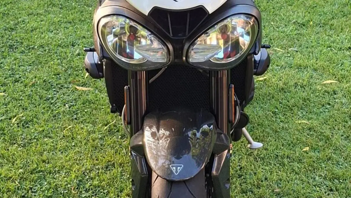 Triumph Speed Triple 1050 RS (2018 - 20)  (2)