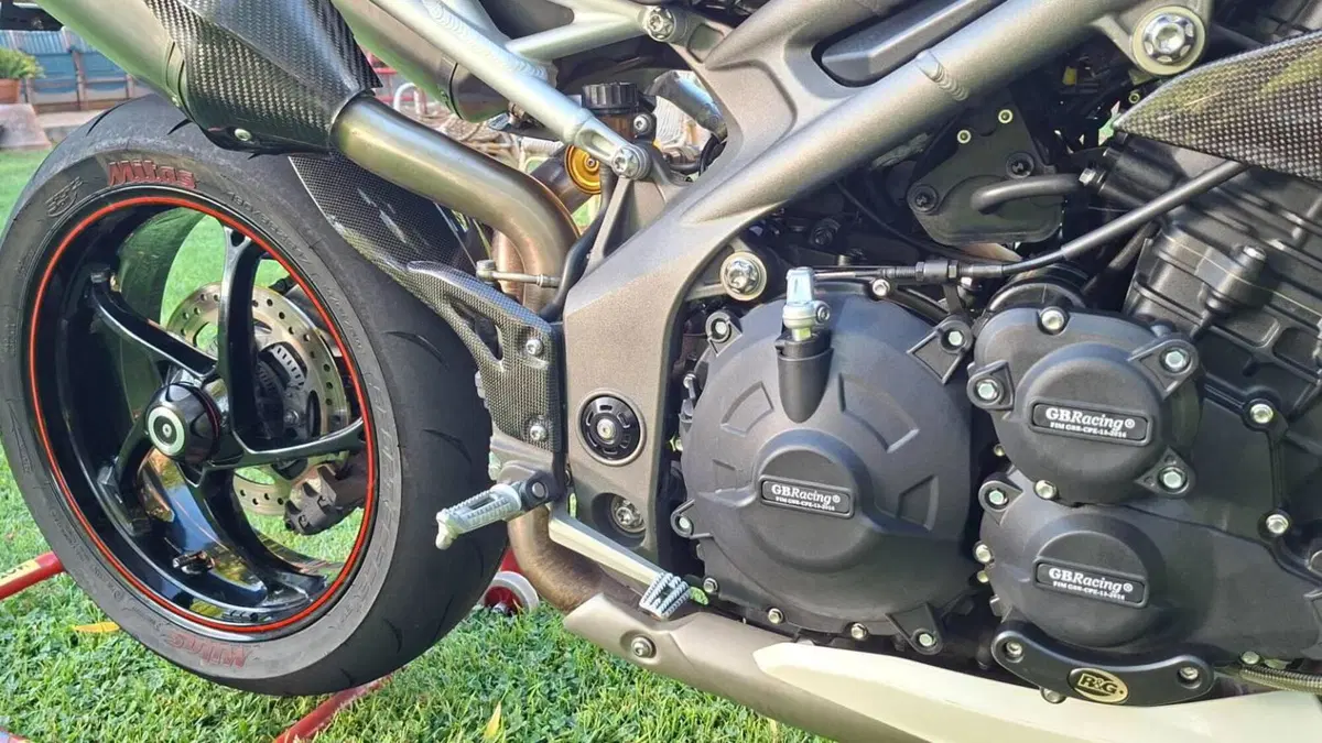 Triumph Speed Triple 1050 RS (2018 - 20)  (5)
