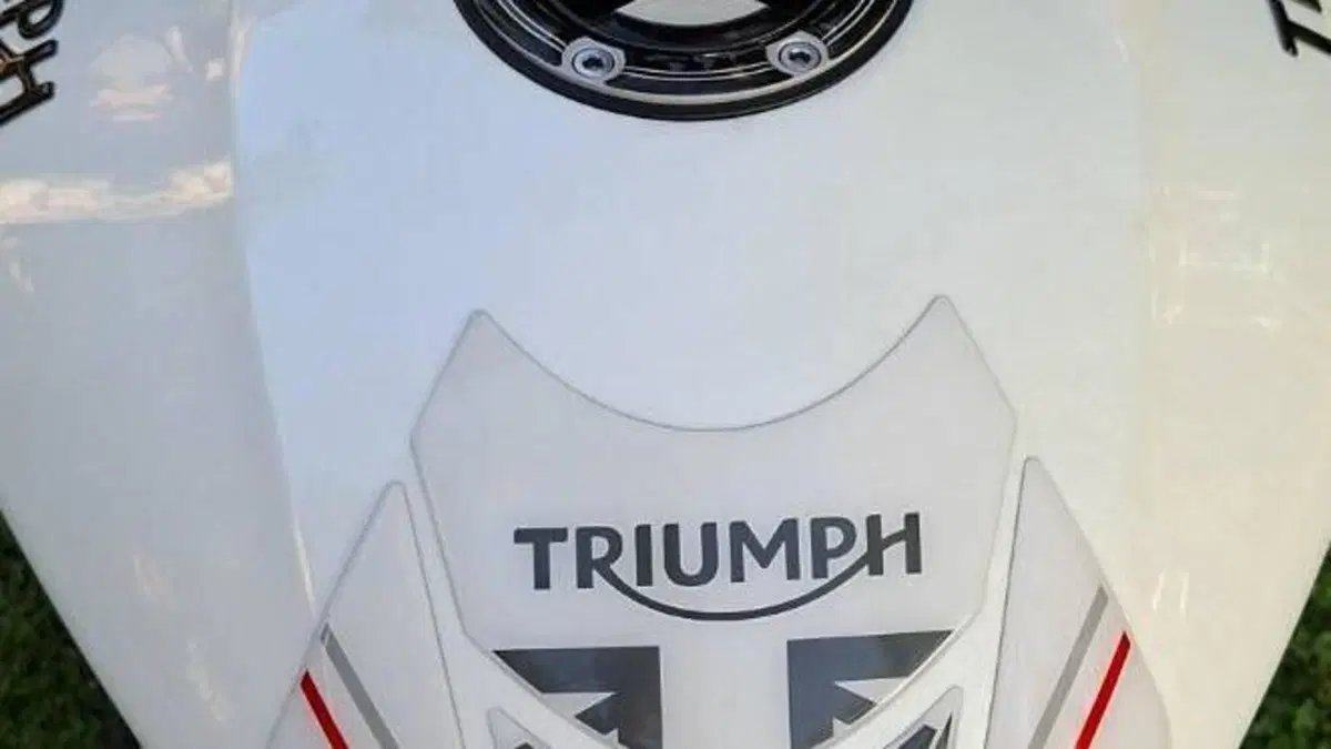 Triumph Speed Triple 1050 RS (2018 - 20)  (6)