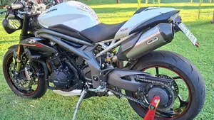 Triumph Speed Triple 1050 RS (2018 - 20)  (10)