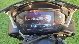 Triumph Speed Triple 1050 RS (2018 - 20)  (12)