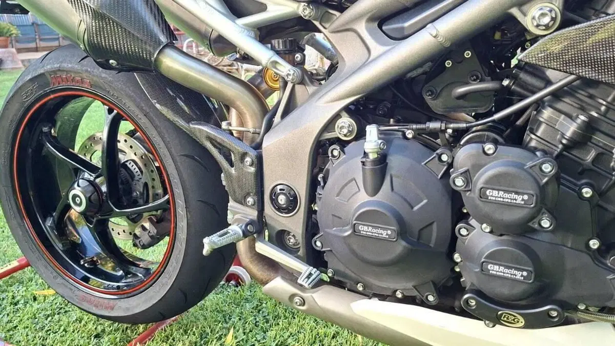 Triumph Speed Triple 1050 RS (2018 - 20)  (15)