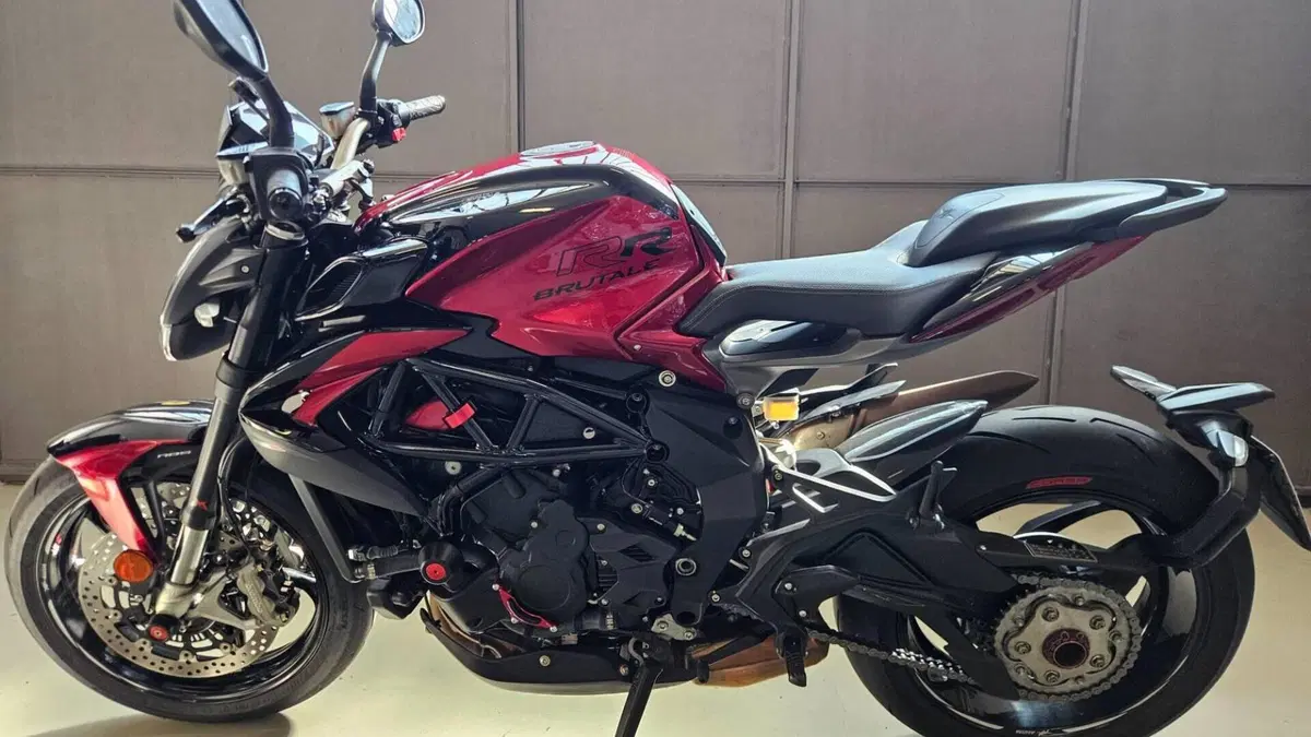 MV Agusta Brutale 800 RR (2021 - 25)  (3)