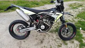 Fantic Motor XMF 125 Motard Performance 4t (2021 - 22)  (3)
