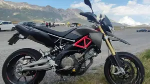 Aprilia Dorsoduro 750 Factory (2010 - 13) 