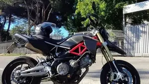 Aprilia Dorsoduro 750 Factory (2010 - 13)  (2)