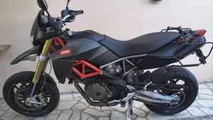 Aprilia Dorsoduro 750 Factory (2010 - 13)  (5)