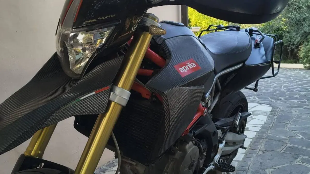 Aprilia Dorsoduro 750 Factory (2010 - 13)  (7)