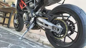 Aprilia Dorsoduro 750 Factory (2010 - 13)  (8)